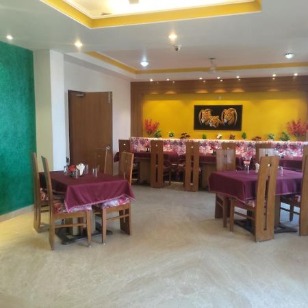 Hotel Fort View Tikamgarh Exterior photo